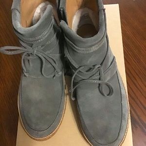 UGG boot size 10